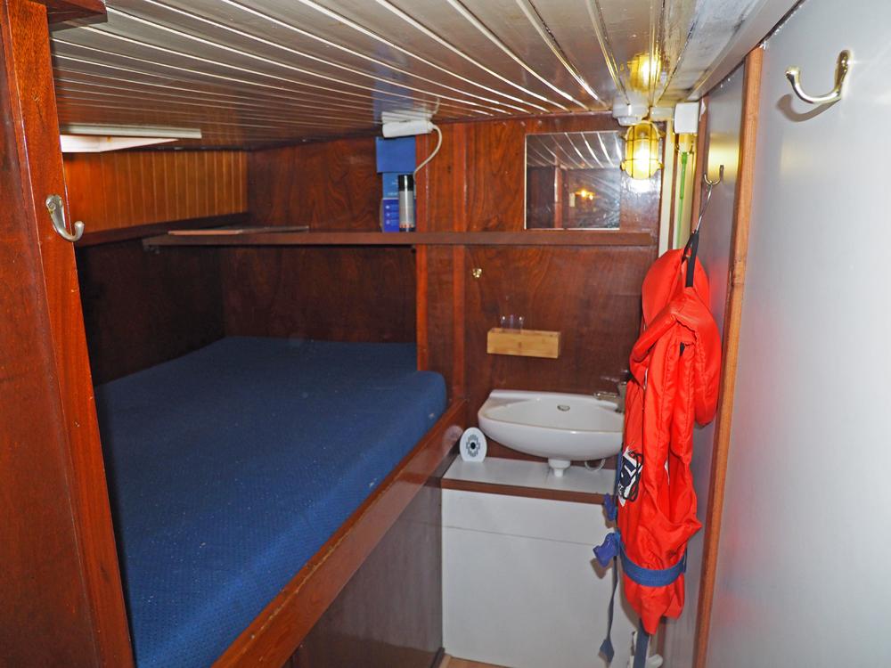Saloon, Accommodation